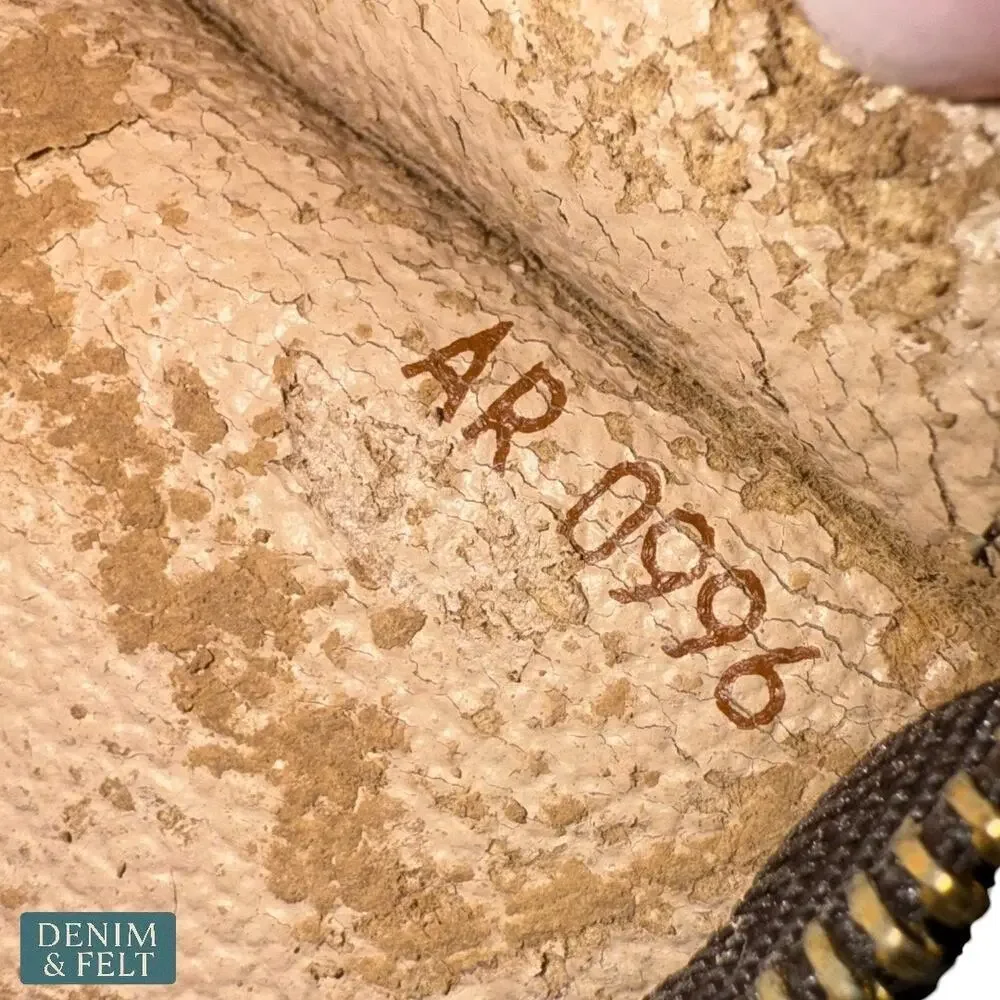 Louis Vuitton Pochette Accessoires Monogram Pouch France AR0996 Vintage 1996‎ - Picture 10 of 10